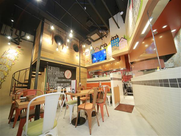 PIZZA BAR KomuGi 久茂地店 画像