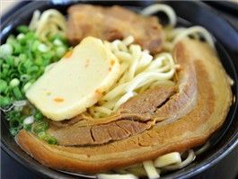 大満足のボリューム＆味、サンキューそば