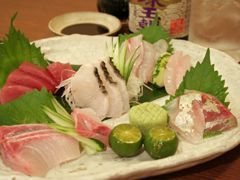 お酒のつまみにピッタリの刺身盛合わせ