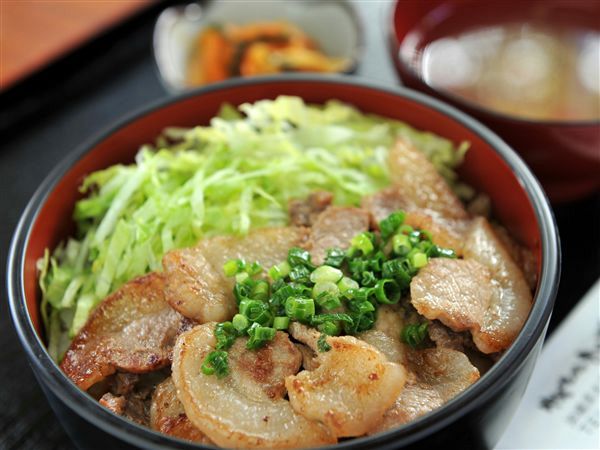 脂の旨みがたまらないアグーネギ塩丼