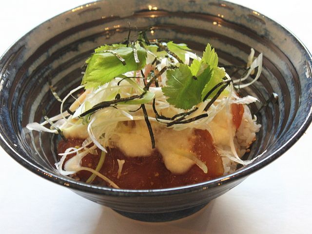 丁寧に仕込まれた「鮪づけ丼」