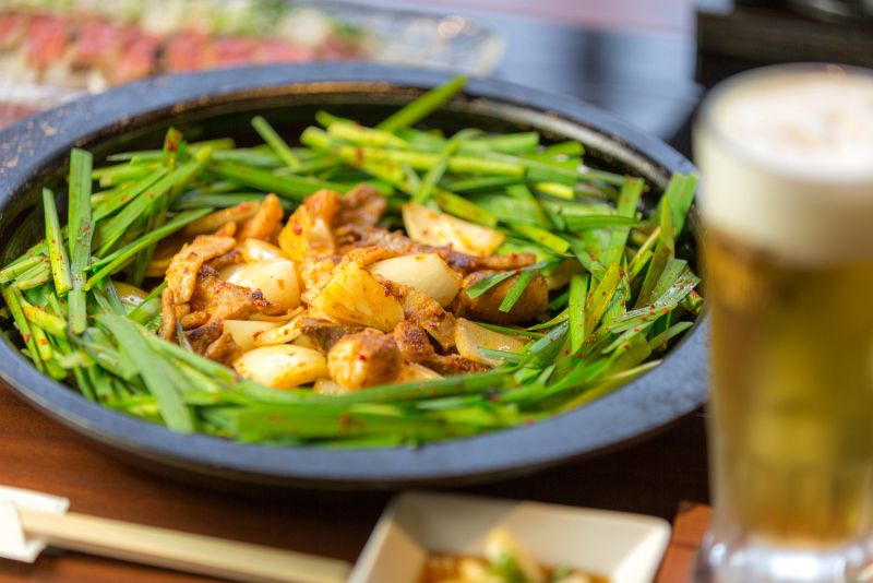 イチオシ、焼きホルモン 〆はキムチチャーハン！