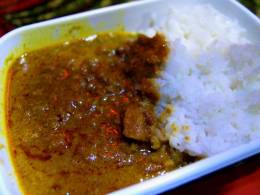 カレーは2種類のルーから選んでね