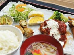 夜の日替わり御膳・ハンバーグ（要予約）