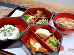 器にもこだわった日替わりランチ