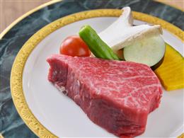 厚さに注目！特上ヒレ肉