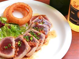 マグロのレアステーキ　お酒と共にいかが♪