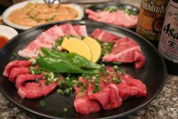 好評の食べ放題は￥1980～、小学生￥980