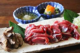 泡盛とどうぞ♪鶏の砂肝刺し えんがわ焼き添え