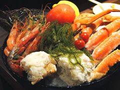 海鮮を贅沢に使ったメニューが満載！