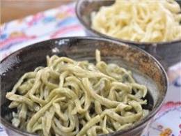 こだわりの手打ち麺