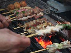 備長炭の直火でじっくりと焼き上げる